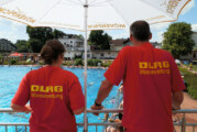 Gemeinsam Retten +111 – Sparkassen und DLRG fördern zusätzliche Rettungsschwimmer
