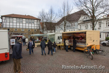 Erweitertes Angebot auf dem Rintelner Wochenmarkt: Am Samstag mit Imbiss- und Brathähnchen-Wagen