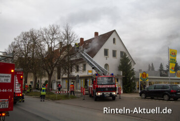 Brand in Bahnhofstraße: Obergeschoss in Flammen