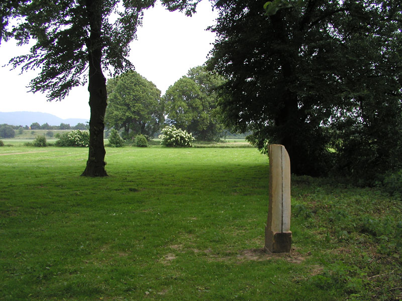 Dieser Erinnerungsstein steht auf der Richtstätte am Heinekamp. Foto: Museum Rinteln