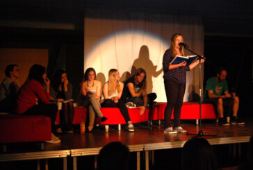Wortkampf im Gymnasium: Poetry Slam nach dem Fußballspiel