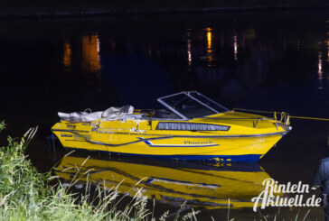 Bootsunfall unter der Weserbrücke: Unfallverursacher flüchtet in Richtung NRW