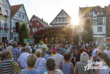Ganz großes Kino: Jazz & Rock Open Air / Ernie´s Hausband und Ernestinum Bigband im Konzert auf dem Rintelner Marktplatz