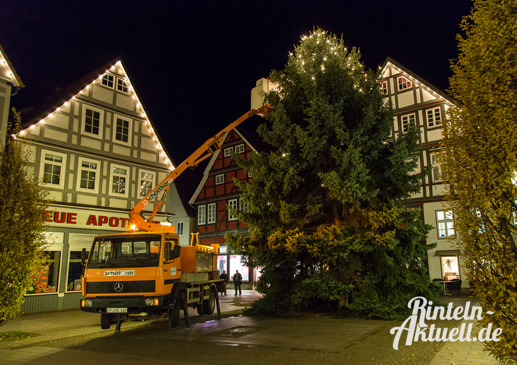 01 rintelnaktuell weihnachtsbaum adventszauber marktplatz tanne-2