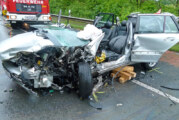 Schwerer Unfall auf der B482: Mit Auto in LKW gefahren – ein Toter