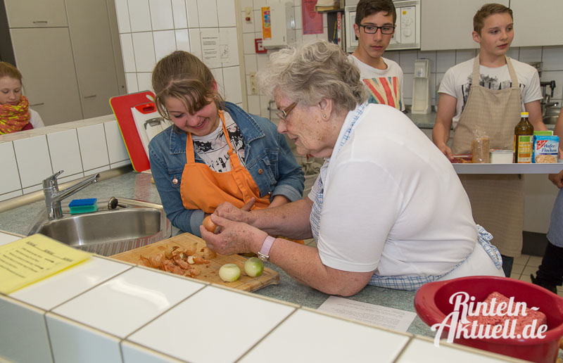 06 rintelnaktuell gemeinsames kochen igs bbs seniorenbeirat demografie projekt