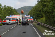 Schwerer Unfall mit mehreren Autos auf der Umgehungsstraße (B238)