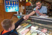 Einkaufen, Eisessen, Entspannen: Rintelner Einzelhändler spendieren wieder Eistaler