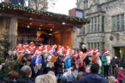„Schneeflöckchen, Weißröckchen“: Chor der Grundschule Süd mit Weihnachtsmarkt-Auftritt