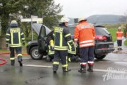 Feuerwehren im Einsatz: Plötzlicher Qualm im VW Tiguan