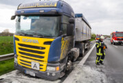 A2 bei Veltheim: Feuerwehr löscht LKW-Brand