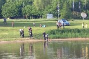 Totes Reh aus Weser geholt