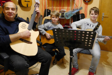 Jakobi-Kirche gründet neue Gitarrengruppe für Anfänger