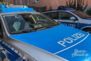 Engern: Unfallflucht – Polizei sucht schwarzen Kleinwagen