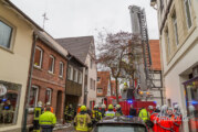 Enge Straße: Wohnungsbrand in Altstadt löst Feuerwehreinsatz aus