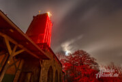 15 Jahre „Rintelner Adventskerze“: Klippenturm-Beleuchtung zu Weihnachten