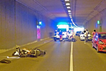 Als Geisterfahrer im Weserauentunnel unterwegs: Motorradfahrer bei Unfall schwer verletzt
