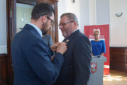 Pfingstbesuch in Slawno: Goldenes Verdienstkreuz für Karl-Heinz Buchholz