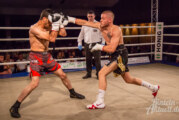 Der Brückentorsaal bebt: Piergiulio Ruhe gewinnt Profi-Boxkampf in Rinteln