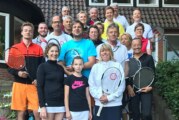 Mittsommernachtstennis bei Rot-Weiß Rinteln: Jung und Alt in bester Tennislaune