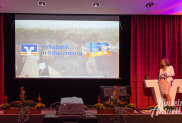Volksbank-Ortsversammlung in Rinteln: Erfolgreich und motiviert dank Rallye-Star Jutta Kleinschmidt