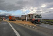 A2 bei Veltheim: Getreide sorgt für Vollsperrung der Autobahn