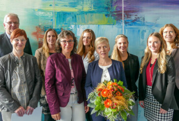 Volksbank in Schaumburg gratuliert Mitarbeitern zum Jubiläum