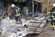 Steinbergen: Feuerwehr zu Nachlöscharbeiten am Steinzeichen