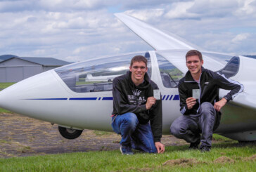 Traum vom Fliegen verwirklicht: Ole und Malte Bachmann bestehen die praktische Flugprüfung