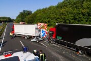 Schwerer Unfall auf A2 bei Veltheim: LKW prallt auf Absicherungsfahrzeug