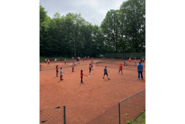 Tennis als Schulfach: Viertklässler aller Grundschulen schnuppern beim Tennisverein Rot-Weiß Rinteln