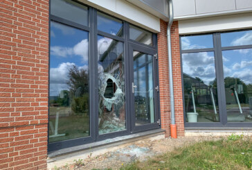 Erneut Einbruch in Weser-Fit-Rinteln: Mehrere Glasfenster zerstört