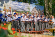 21. Rintelner Blumenwallfest: „Singender – klingender Rosengarten“ am 28. August