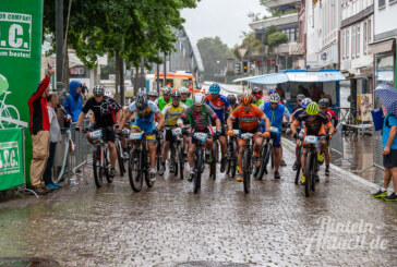 (Bildergalerie) Radeln auch bei Regen: 7. Stüken-Wesergold Mountainbike-Cup in Rinteln