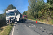 Frontalzusammenstoß bei Bückeburg: Skoda-Fahrer (82) kommt bei schwerem Unfall ums Leben