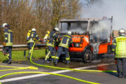 Brand eines Kleintransporters auf der A2 bei Porta Westfalica