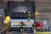 Erneuter Feuerwehreinsatz bei PreZero in Porta: Zwei Mitarbeiter verletzt
