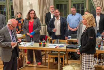 Konstituierende Ratssitzung in Rinteln: Bürgermeisterin Andrea Lange vereidigt