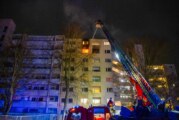 Porta Westfalica: Feuerwehr löscht Wohnungsbrand in der siebten Etage