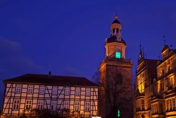 St. Nikolai leuchtet grün: Kirchengemeinde unterstützt Aktionstag des Deutschen Kinderhospizvereins