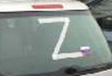 Polizisten beleidigt und „Z“ aufs Auto geklebt