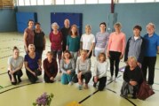 Benefiz-Yoga in Krankenhagen bringt 300 Euro für Stiftung