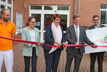 Alles unter einem Dach: Regionalministerin Birgit Honé eröffnet Regionales Versorgungszentrum in Rehren
