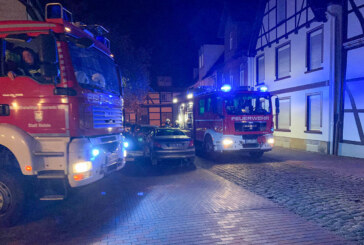 Angebranntes Essen: Feuerwehr rückt zu Einsatz in die Rintelner Altstadt aus