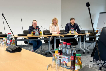 Neue Konferenztechnik im Sitzungssaal der Stadt Rinteln vorgestellt