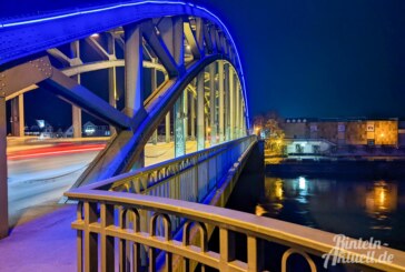 Energieeinsparverordnung beendet: Warum ist das blaue Lichtband der Rintelner Weserbrücke noch immer aus?
