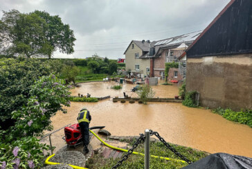 Porta Westfalica: Erneute Überflutung nach Starkregen / Feuerwehr und THW im Einsatz
