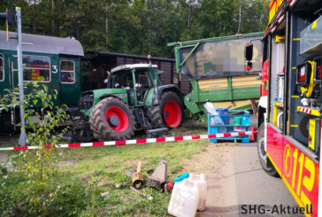 Unfall bei der Teddybärenfahrt in Stadthagen: Traktor und Dampflok „Else“ stoßen zusammen