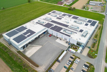 Stüken produziert Strom im Rintelner Industriegebiet: 1.500 PV-Module auf Dach installiert