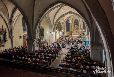 Klassik (wieder) in der Kirche: Göttinger Symphoniker und Wolfgang Westphal überzeugen mit Neujahrskonzert in St. Nikolai